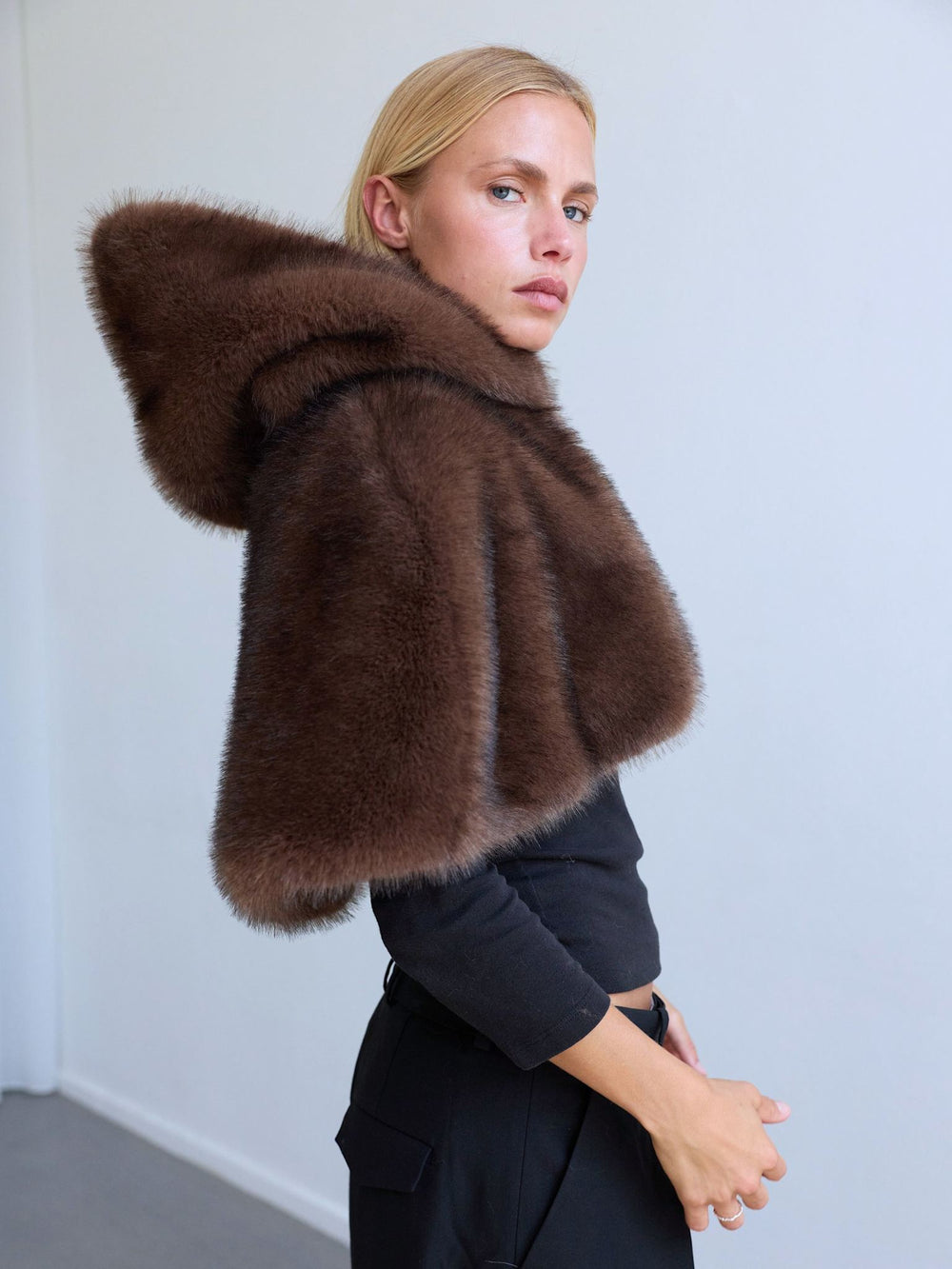 ARIA CAPE - BROWN