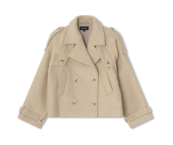 Klassisk beige jakke fra MEOTINE, perfekt for dame som ønsker stil og komfort. Ideell for enhver anledning.