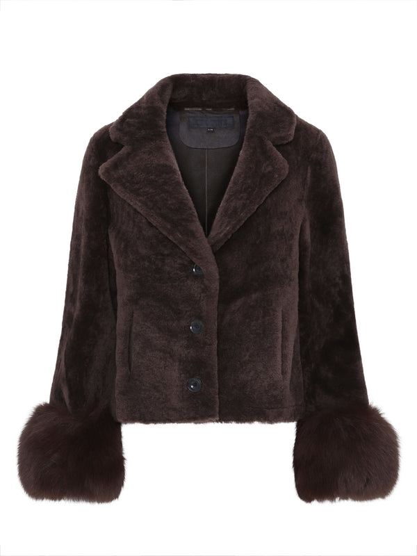 Klassisk jakke fra MEOTINE med myk pels og stilige detaljer. Perfekt for en dame som ønsker eleganse.